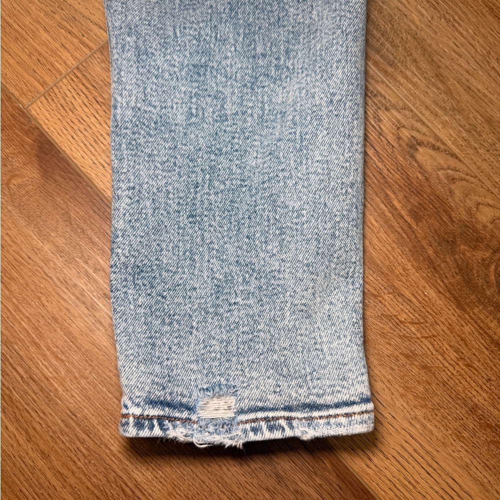 American Eagle High Rise Mom Jeans Womens‎ 4 Light Wash Distressed Tapered Denim - Picture 8 of 10